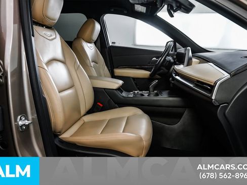 Used 2025 Cadillac XT4 Premium Luxury FWD image 19