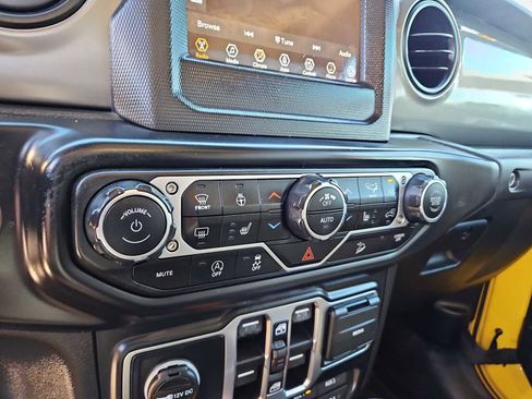 Used 2019 Jeep Wrangler Unlimited Sport S image 24