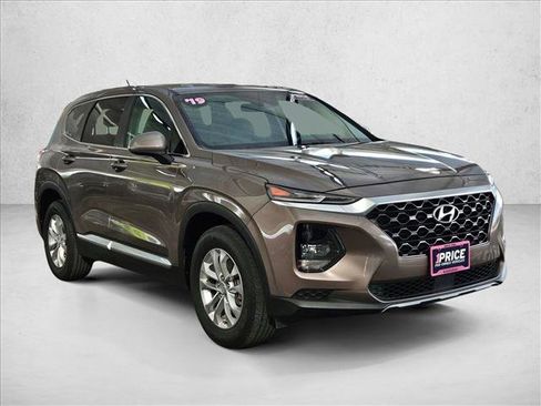Used 2019 Hyundai Santa Fe SE FWD image 3