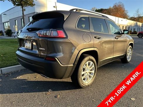 Certified 2022 Jeep Cherokee Latitude Lux w/ Sun & Sound Group image 8