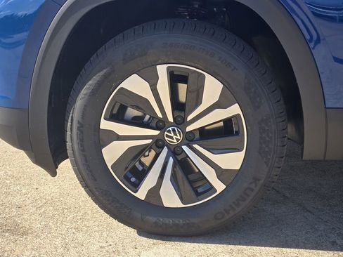 New 2026 Volkswagen Atlas SE image 10