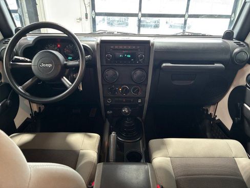 Used 2009 Jeep Wrangler Unlimited X AWD/4WD image 10