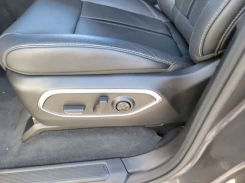 Used 2025 Jeep Wagoneer Series II image 16