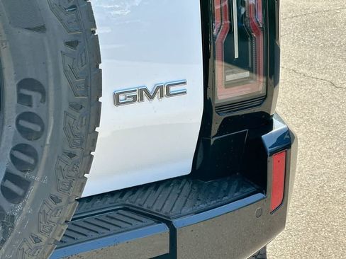 Used 2025 GMC Hummer EV 2X image 33