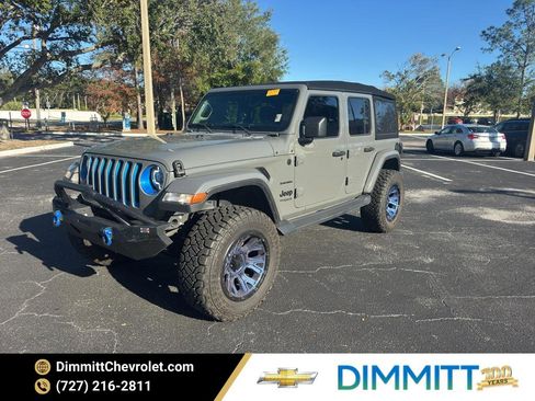 Used 2020 Jeep Wrangler Unlimited Sahara image 1