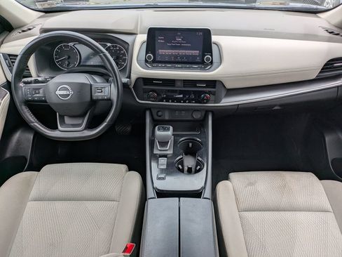 Certified 2025 Nissan Rogue SV FWD image 16