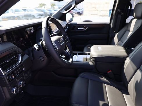 New 2026 GMC Yukon XL Denali w/ Denali Reserve Package image 10