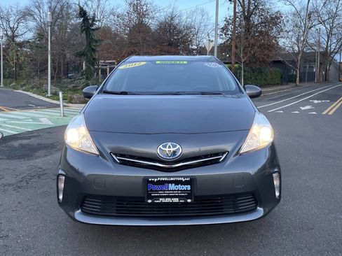 Used 2012 Toyota Prius V Three image 3