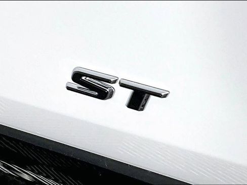 New 2026 Buick Encore GX Sport Touring w/ Comfort Package FWD image 9