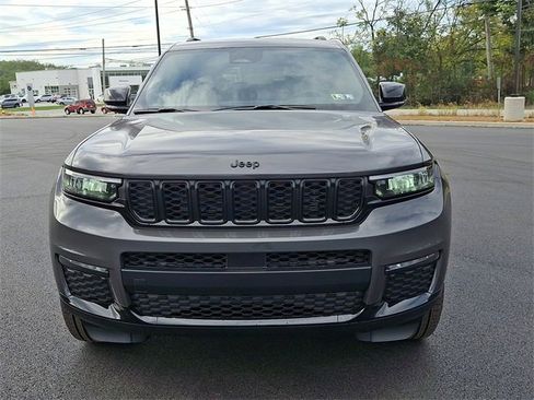 New 2025 Jeep Grand Cherokee L Limited w/ Black Appearance Package image 5