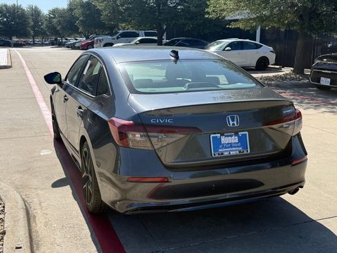 Used 2025 Honda Civic Sport image 3