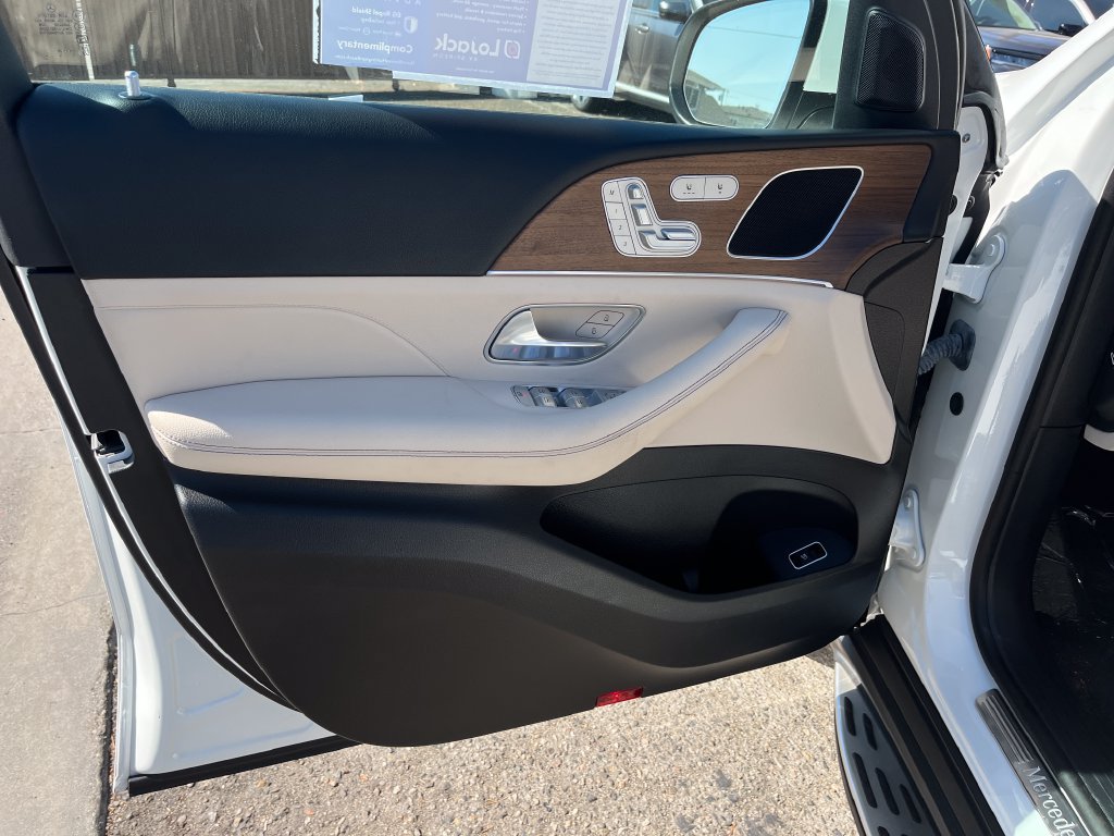 Used 2024 Mercedes-Benz GLE 350 4MATIC image 11