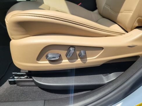 Used 2024 Cadillac XT6 Premium Luxury w/ Platinum Package FWD image 16