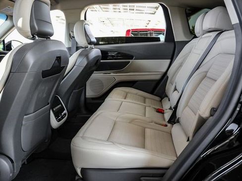 Used 2024 Lincoln Nautilus Reserve image 33