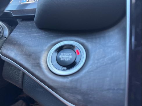 Certified 2025 Jeep Grand Cherokee Limited w/ Black Appearance Package image 16