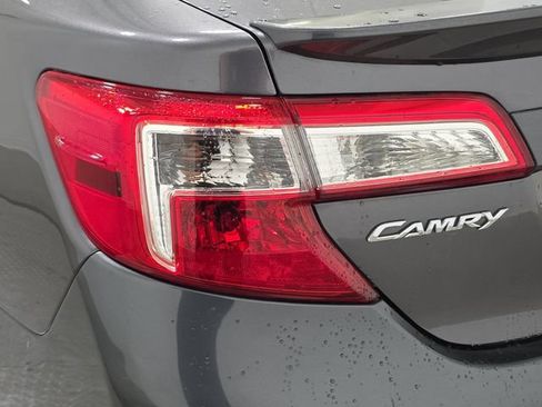 Used 2014 Toyota Camry SE FWD image 30