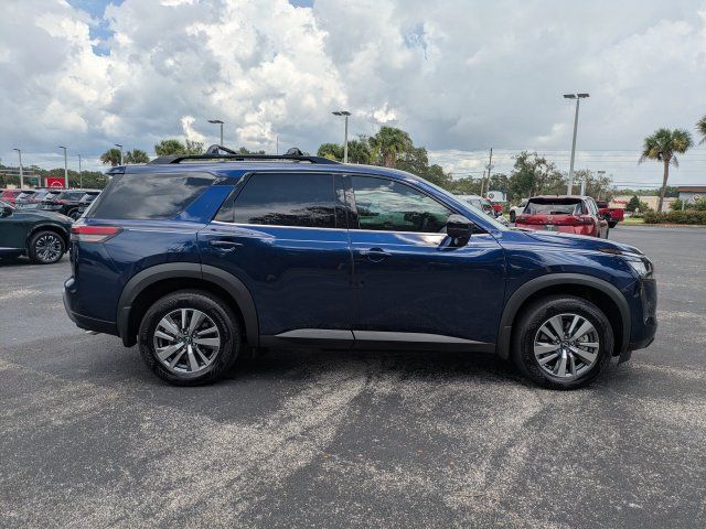 New 2026 Nissan Pathfinder SL AWD/4WD image 3
