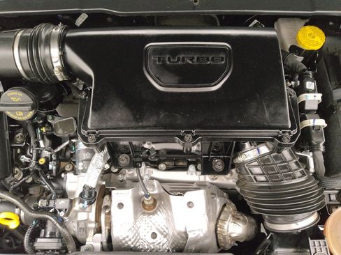 Used 2024 Jeep Compass Latitude image 30