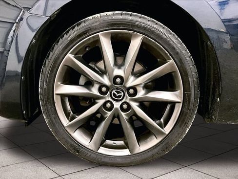 Used 2018 MAZDA MAZDA3 Touring FWD image 8