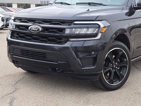 Certified 2022 Ford Expedition Limited image 2