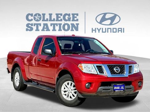 Used 2017 Nissan Frontier SV image 3