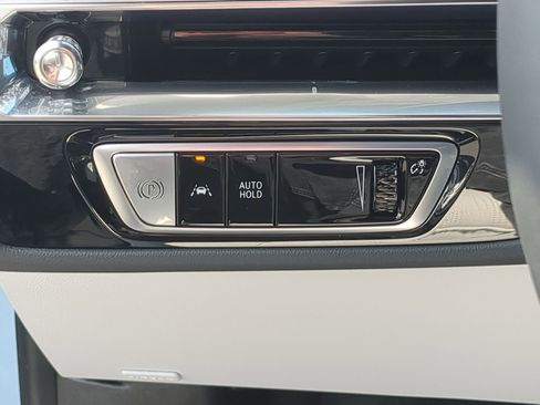 Certified 2024 Cadillac Lyriq Sport RWD image 17