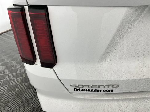 Used 2023 Kia Sorento EX w/ Panoramic Sunroof Package image 12