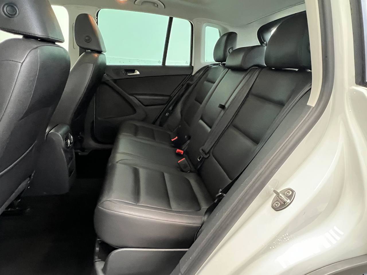 Used 2015 Volkswagen Tiguan SE AWD/4WD image 10