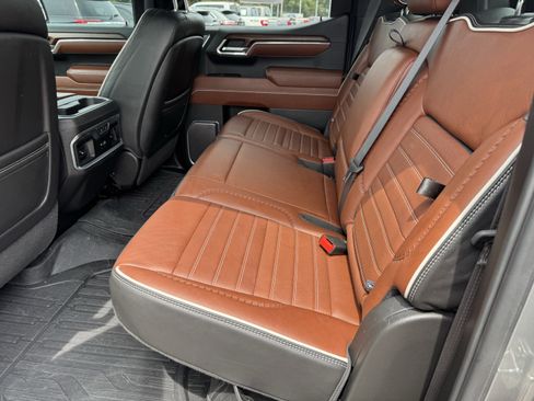 Used 2024 GMC Sierra 1500 Denali Ultimate image 11