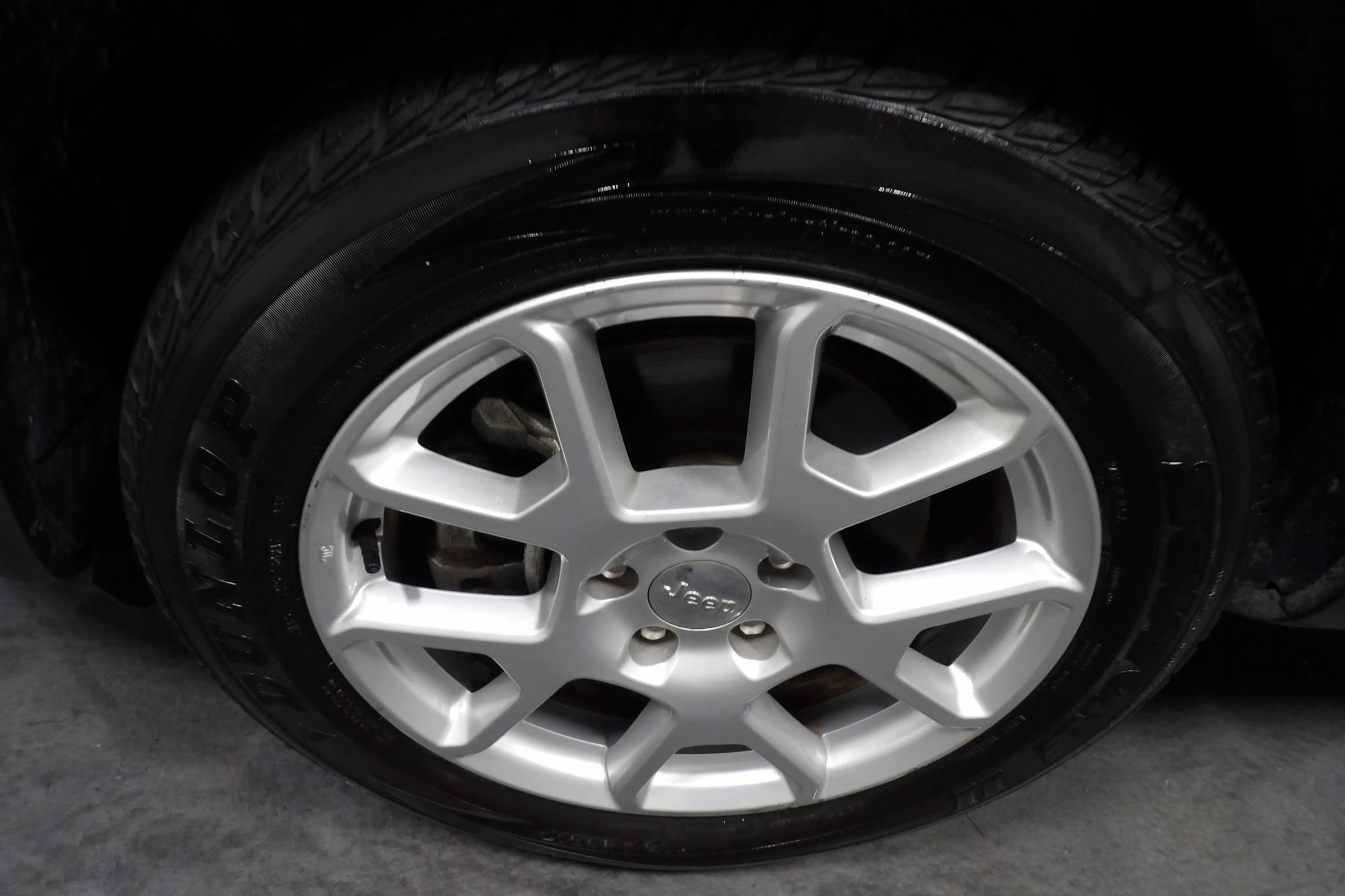 Used 2021 Jeep Renegade Latitude FWD image 23