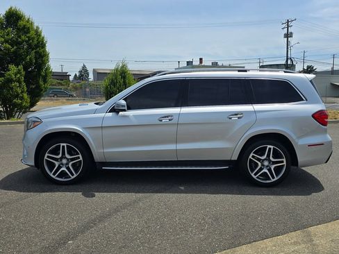 Used 2017 Mercedes-Benz GLS 550 4MATIC image 2