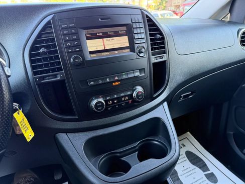 Used 2018 Mercedes-Benz Metris Passenger image 23
