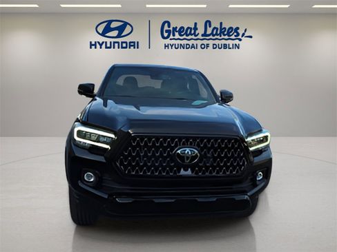 Used 2023 Toyota Tacoma Limited image 40