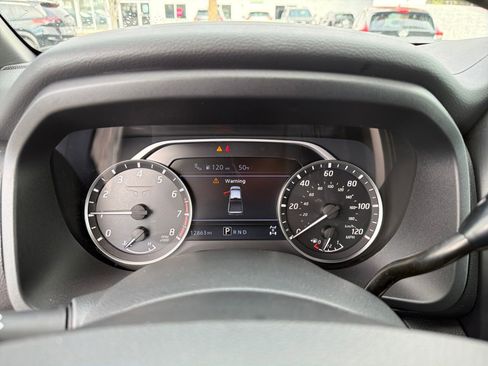 Used 2024 Nissan Titan SV w/ SV Bronze Edition Package image 14