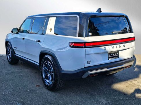 Used 2025 Rivian R1S Adventure image 5