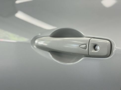 Used 2019 Nissan Kicks SV FWD image 11