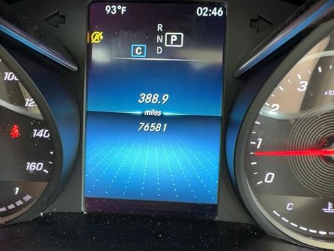 Used 2020 Mercedes-Benz GLC 300 4MATIC image 8