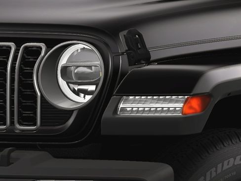 Used 2025 Jeep Wrangler Sahara image 10