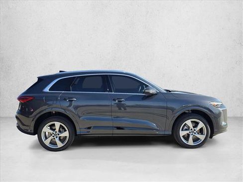 New 2025 Audi Q5 Premium w/ Premium Plus AWD/4WD image 4