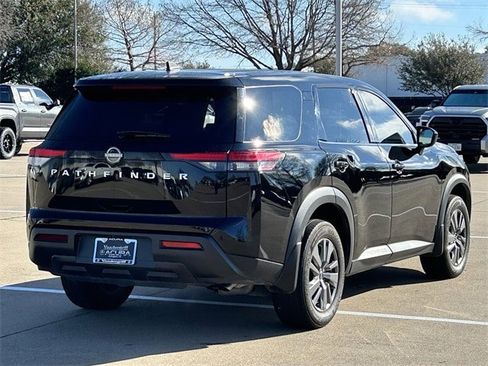 Used 2024 Nissan Pathfinder S image 4