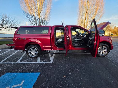 Used 2017 Ford F150 Platinum w/ Equipment Group 701A Luxury image 22