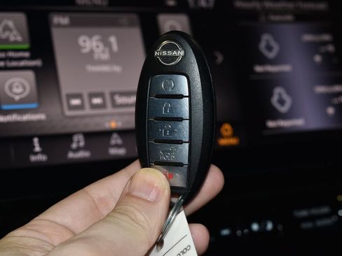 Used 2024 Nissan Armada SL w/ Captain's Chairs Package AWD/4WD image 21
