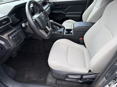 Used 2025 Toyota 4Runner SR5 AWD/4WD image 19