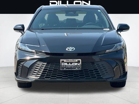 Used 2025 Toyota Camry SE FWD image 9