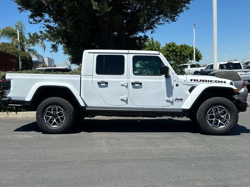 New 2025 Jeep Gladiator Rubicon image 3