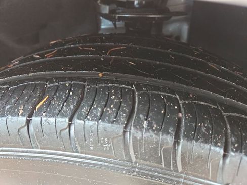 Used 2024 Ford Edge SEL w/ Convenience Package image 8