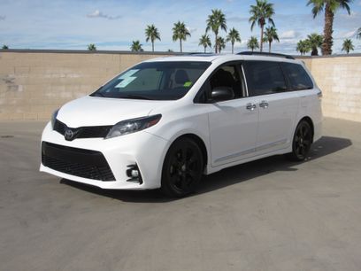Used 2020 Toyota Sienna SE