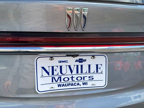 Certified 2025 Buick Enclave Preferred AWD/4WD image 23