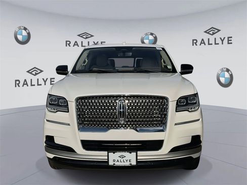 Used 2023 Lincoln Navigator Reserve image 2