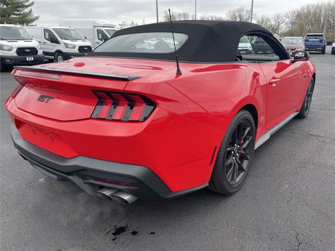 Used 2025 Ford Mustang GT Premium RWD image 5